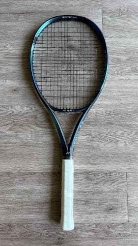 Share Yonex Ezone 98L | Gripsize 4 3/8 | NWT