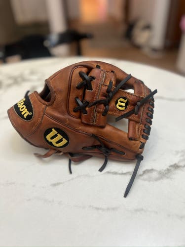 Wilson A2000 RH Infield Baseball Glove 11.5" (Used)
