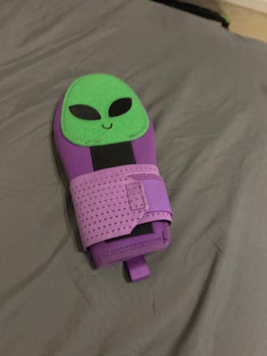 Green Junior Sliding Mitt (New)
