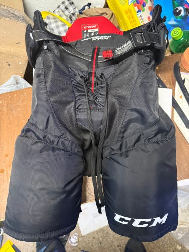 Men's Junior Small CCM JetSpeed FT475 Hockey Pants (Used)