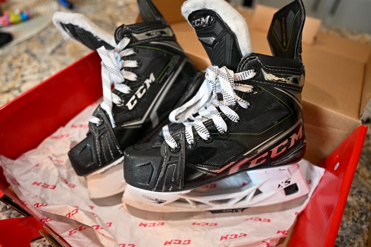CCM Ribcor 90K Hockey Skates Regular Size 2 (Used)