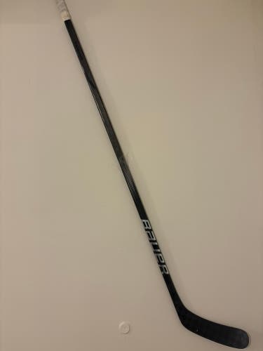 Senior Bauer Vapor Hyperlite Left Hand Hockey Stick P92 95 Flex Pro Stock (Used once) (2 pack)