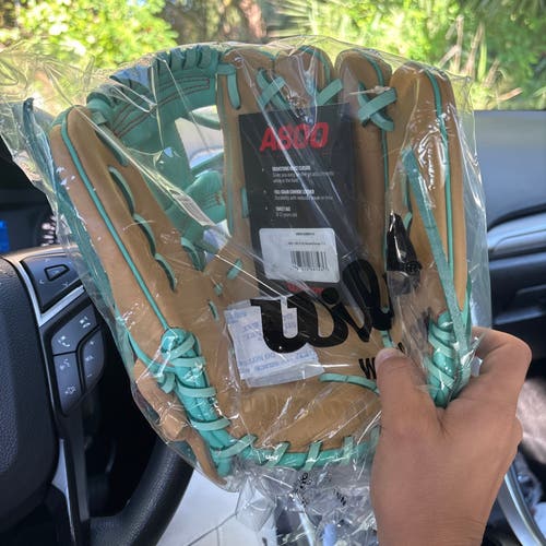 Wilson A800 RH Baseball Glove 11.5" (New)