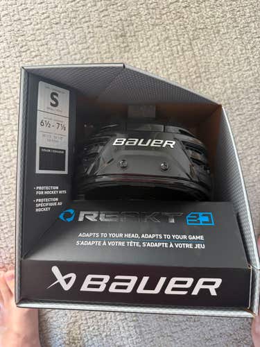 Small Bauer RE-AKT 3D Helmet - Black