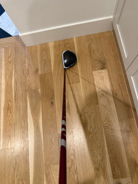 Men's TaylorMade SIM2 MAX-D Right Handed Driver Extra Stiff Flex 9 Loft (Used)