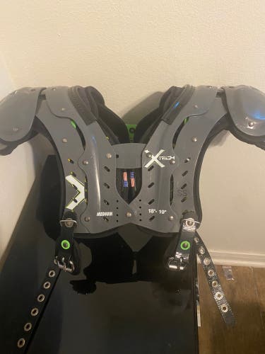 X tech Medium Shoulder Pads 18-19in (Used)