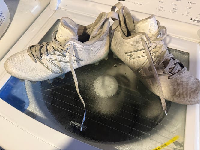 White Men's Size M 10.5 (W 11.5) Adult New Balance Freeze 4.0 Mid Top (Used)