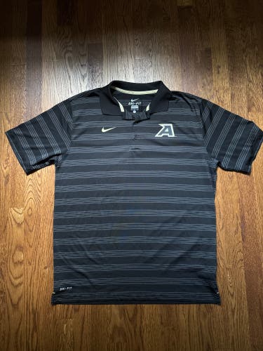 Black Large Men's Nike Shirt (Used)