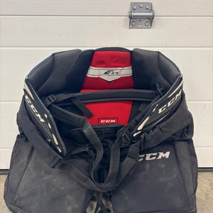 Intermediate Medium 2020 CCM E2.9 Hockey Goalie Pants (Used)