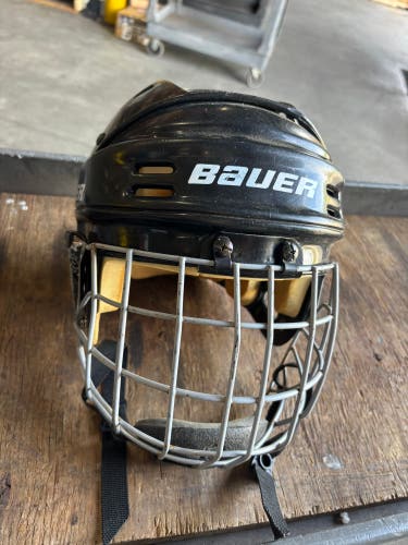 Large Bauer HH1000 Helmet (Used)