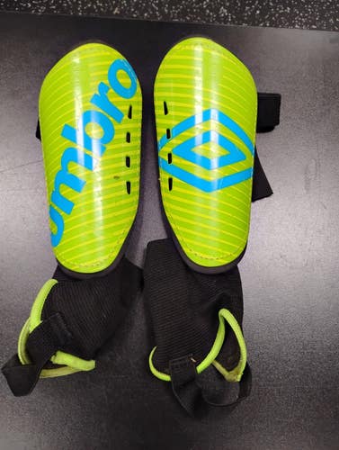 Used Umbro Soccer Shin Guards Junior Green Junior 11849-S000042863