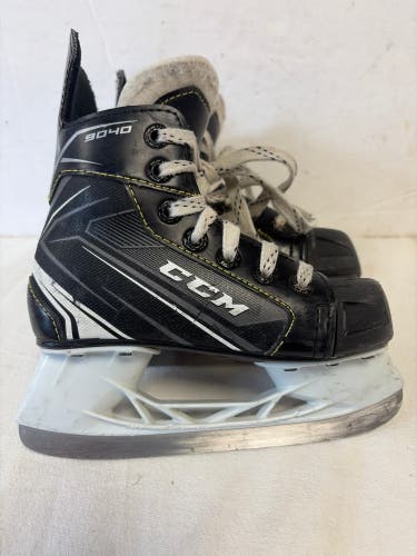 Black CCM Tacks 9040 Hockey Skates Regular Width 12 (Used)