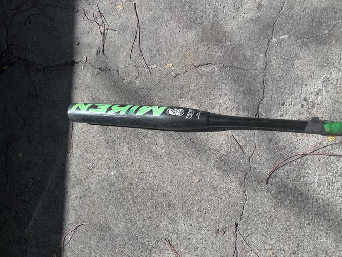 Miken Freak Maxload Composite Bat 26 oz 34" (Used)