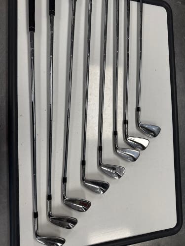 Men's 2020 Mizuno MP-20 Right Handed Iron Set Regular Flex (Used)