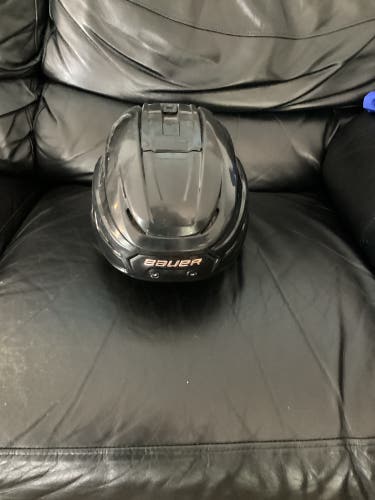 Medium Bauer Hyperlite Helmet (Used)