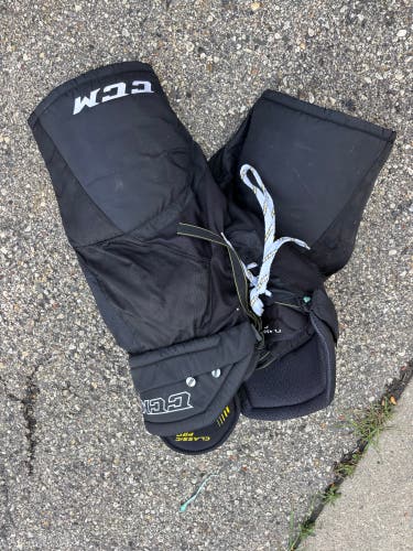 Senior Large CCM Tacks Classic Pro Hockey Pants (Used)