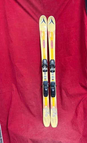 Skis: Dynastar Twinboard Concept skis, 140cm. Bindings: Marker M 4.2 bindings. Binding Range: 257-28