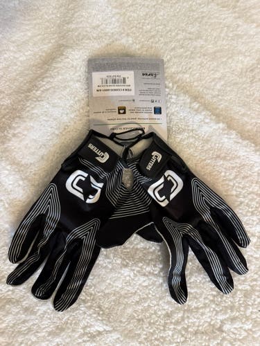 NWT Cutter Adult Small/Medium Football Gloves