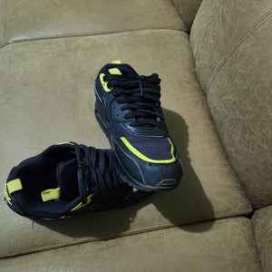 Men's Size M 8.5 (W 9.5) Nike Shoes (Used)