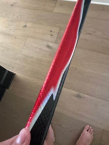 Intermediate Bauer Vapor Flylite Right Handed Hockey Stick P92 65 Flex Pro Stock (New)