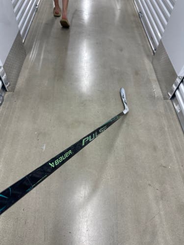 Senior Bauer Pulse Left Hand Hockey Stick P92 87 Flex (Used)