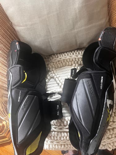 Senior Warrior Alpha LX 20 14" Shin Pads (Used)