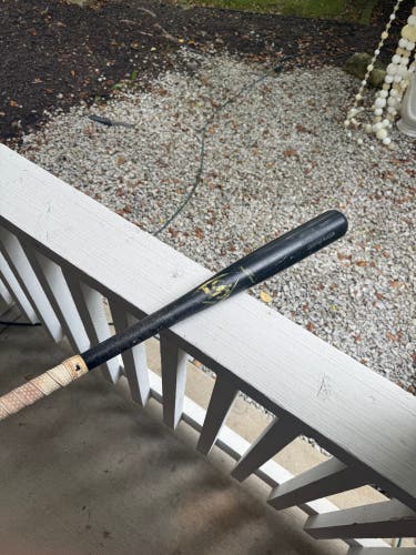 Louisville Slugger Genuine Maple Bat (-3) 30 oz 33" (Used)