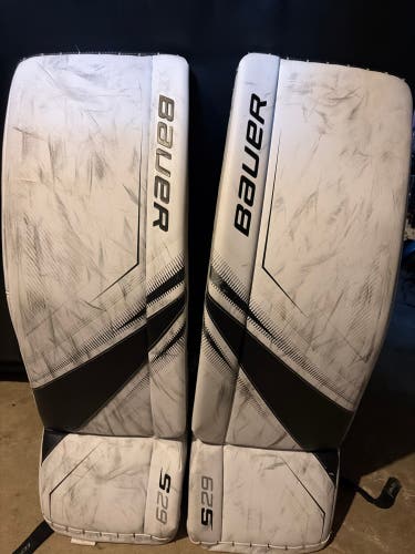 Medium 2022 Bauer Supreme S29 Goalie Leg Pads (Used)