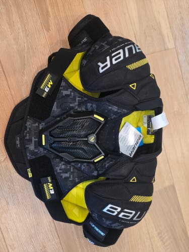 Men's Medium Intermediate Bauer Supreme M3 Shoulder Pads (New)