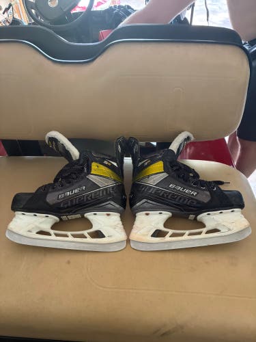 2020 Bauer Supreme 3S Hockey Skates Size 4.5 (Used)