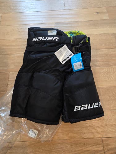 Youth Large Bauer HP Perf Hockey Pants (New)