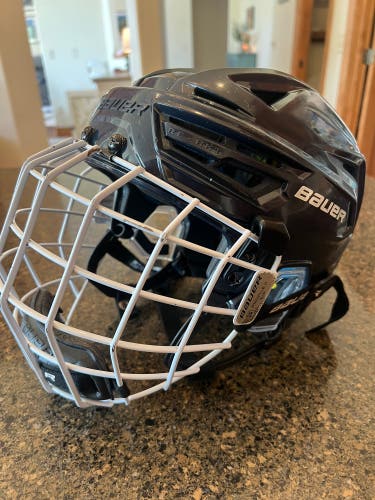 Bauer Reakt 150 S Navy Helmet with cage