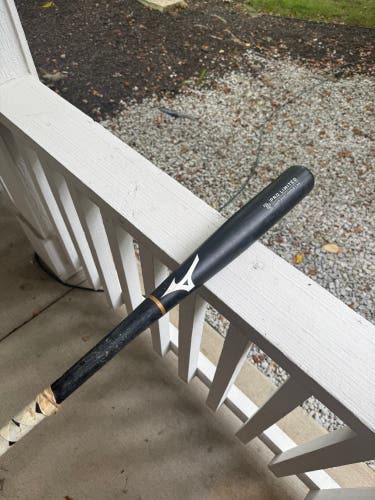 Mizuno MZP243 Maple Bat 31 oz 34" (Used)