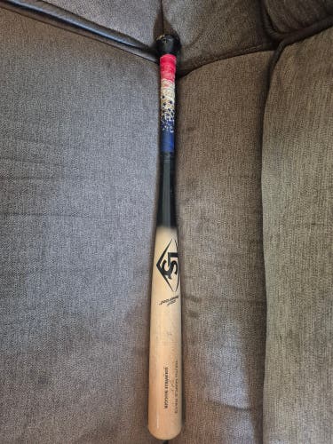 Louisville Slugger MLB Prime RA13 Ronald Acuna Game Model Maple Bat (-8) 22 oz 30" (Used)