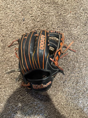 Wilson A2000 RH Infield Baseball Glove 11.5" (Used)