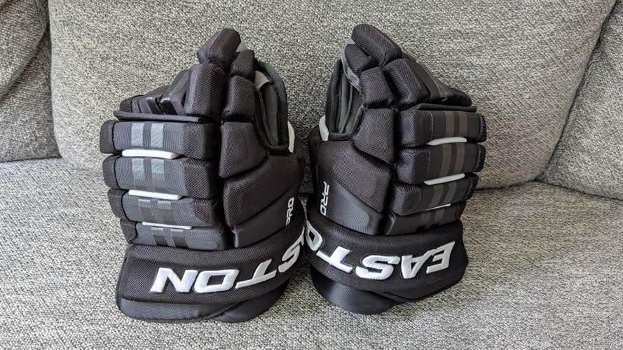 Easton Pro 4 Roll Gloves 14" Pro Stock (Used)