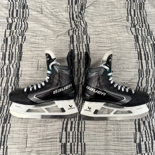 Black 2026 Bauer Supreme F40 Hockey Skates 8.5 (New)