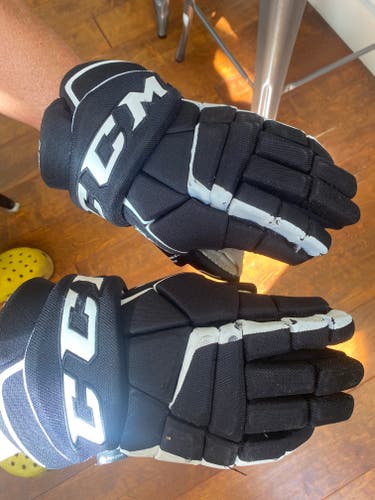 CCM Tacks 9060 Gloves 13" (Used)