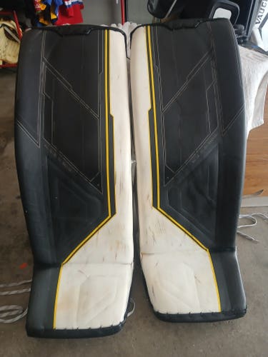 Medium Bauer Mach Goalie Leg Pads (Used)