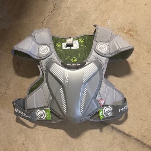 Maverik MX EKG Lacrosse Shoulder Pads - Mint Condition (Bench Approved) - Size: Adult Large