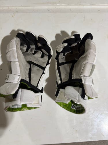 Maverik M5 Lacrosse Gloves size large 13”(New)