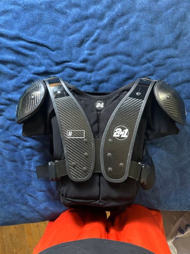 2 in 1 carbon Shoulder Pads small/medium (Used)