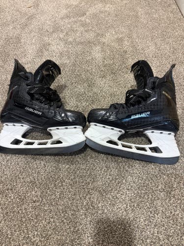 Black 2022 Bauer Supreme Mach Hockey Skates Regular Width 6.5 (Used)