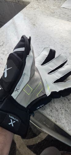 Bauer Vapor Hyperlite Gloves 14" (Used)