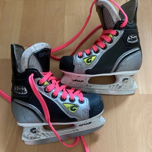 Graf Supra 301 Hockey Skates Size 10 Youth(Used)
