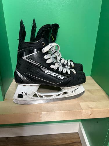 CCM Ribcor 80K Hockey Skates Regular Width 6.5 (Used)
