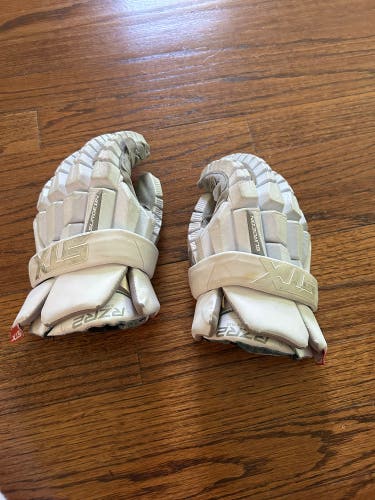 STX Surgeon RZR2 Lacrosse Gloves (Used)