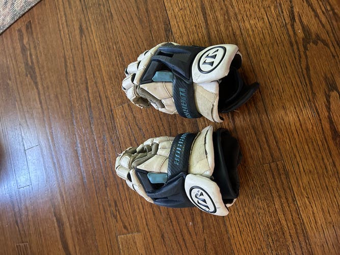 Warrior Burn XP Lacrosse Gloves (Used)