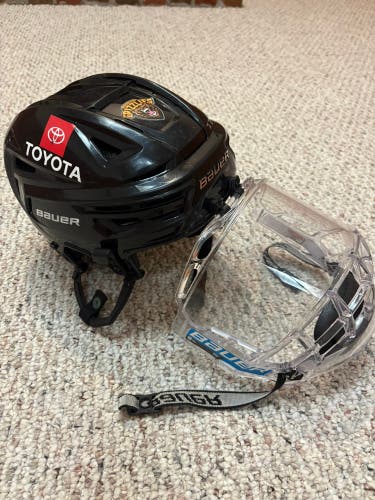 Large Bauer Re-Akt 150 Helmet (Used)