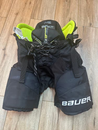 Junior Small Bauer HP Pro Hockey Pants (Used)